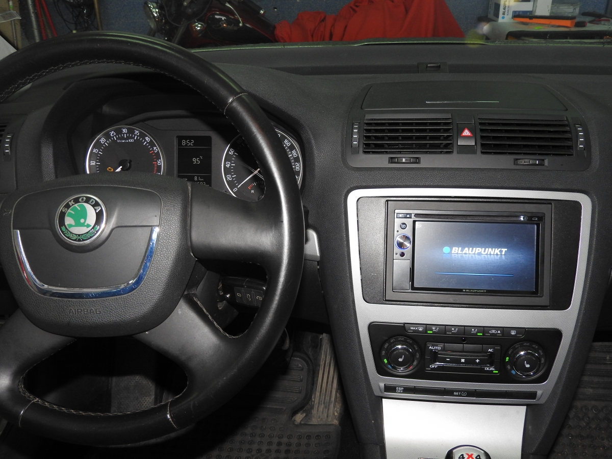 Skoda Octavia blaupunt.jpeg